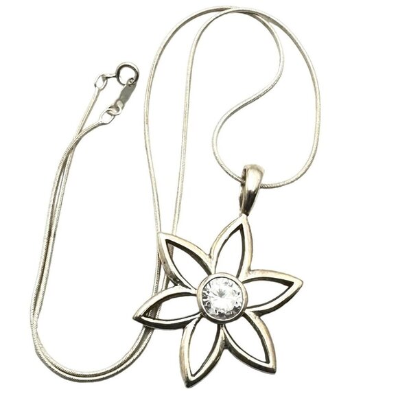 Silpada Sterling Silver Crystal Womens Necklace Open Flower Pendant Retired - Picture 4 of 4
